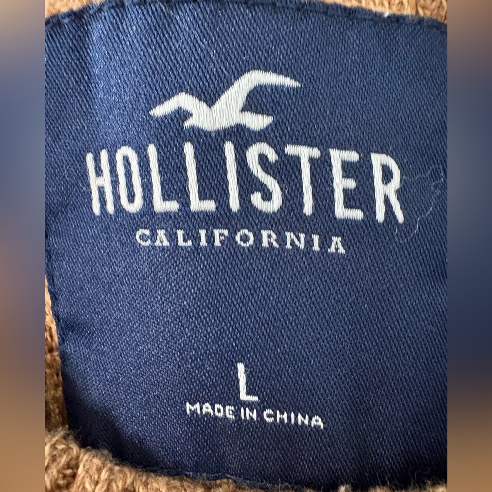 Hollister Women's Brown Crew Neck Sweater - Picture 4 of 9